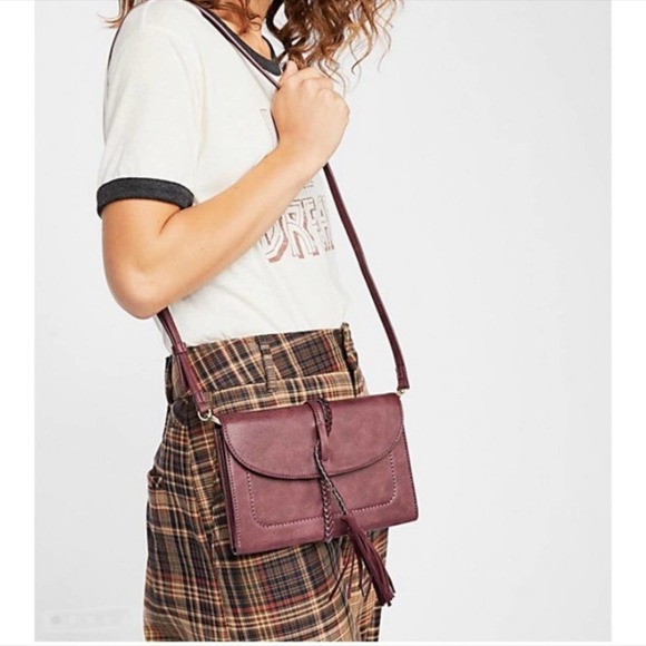 FREE People Brown Faux Leather Francesca Envelope Crossbody w/Removable Strap - Picture 12 of 12